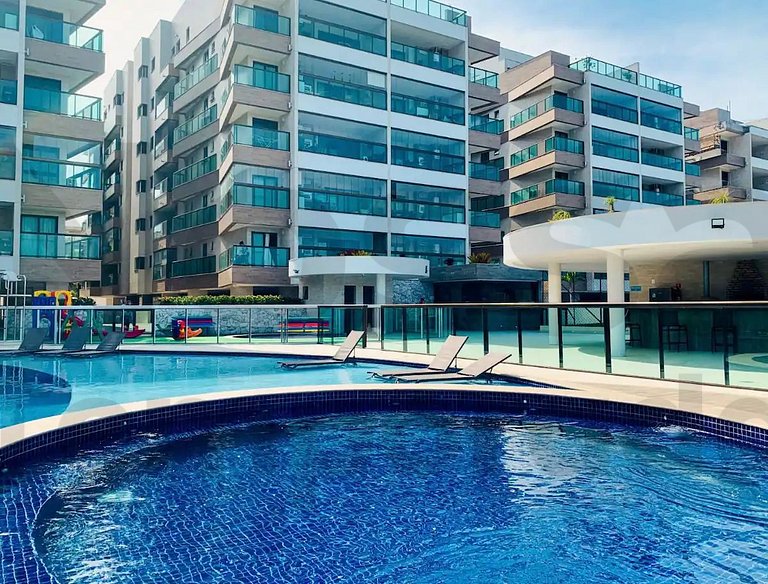 Piscina, Suíte e Vista • Apto 2Q • A 1 min da Praia
