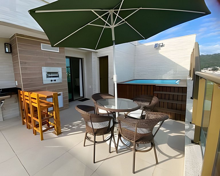 Cobertura Pé na Areia com 3 suítes c/ Piscina e churrasqueir