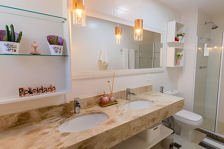 Cobertura Pé na Areia com 3 suítes c/ Piscina e churrasqueir