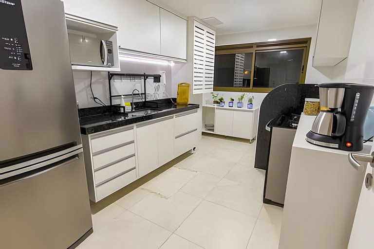 Cobertura Pé na Areia com 3 suítes c/ Piscina e churrasqueir