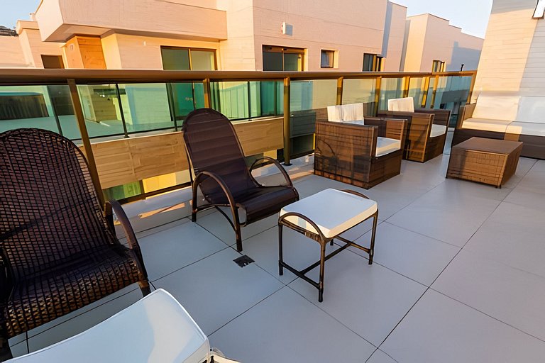 Cobertura Pé na Areia com 3 suítes c/ Piscina e churrasqueir