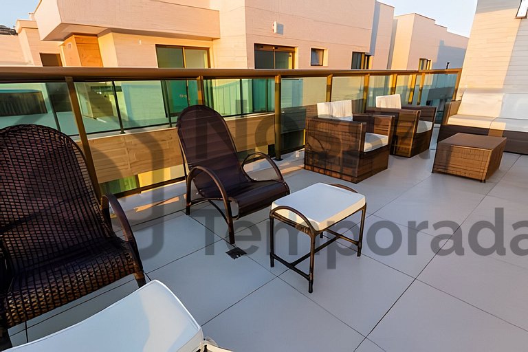 Penthouse with Private Pool and Ocean View