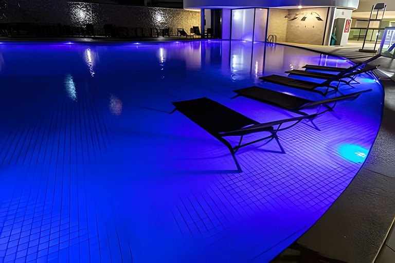 Cobertura Pé na Areia com 3 suítes c/ Piscina e churrasqueir