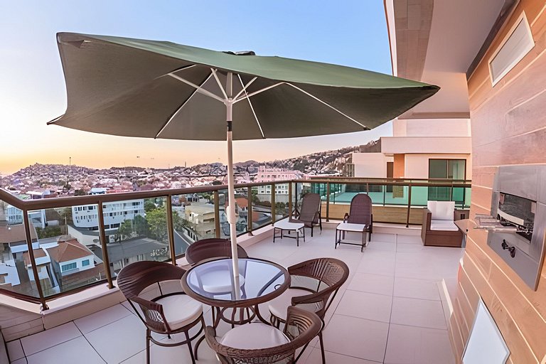 Cobertura Pé na Areia com 3 suítes c/ Piscina e churrasqueir