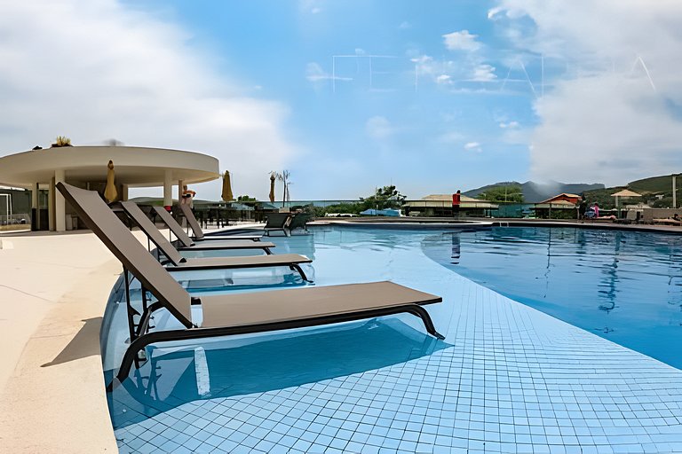 1 min da Praia | Piscina | Sauna | Cinema | Vista Mar