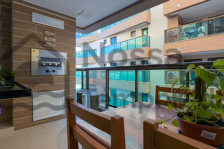 50 m da praia- Vista mar, piscina e churrasqueira