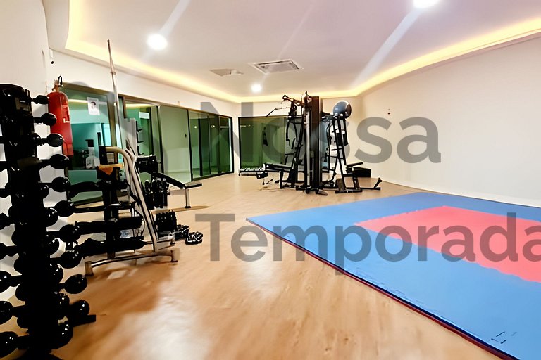 50 m da praia- Vista mar, piscina e churrasqueira