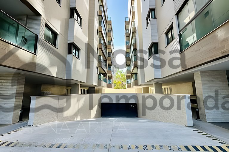 50 m da praia- Vista mar, piscina e churrasqueira