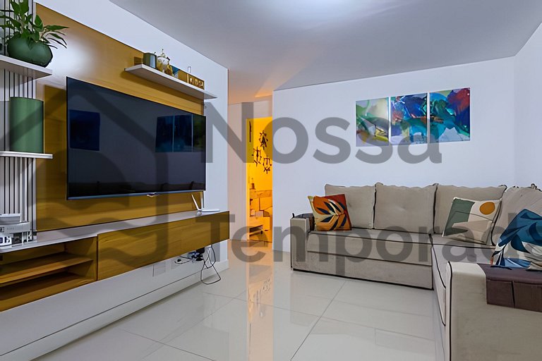 50 m da praia- Vista mar, piscina e churrasqueira