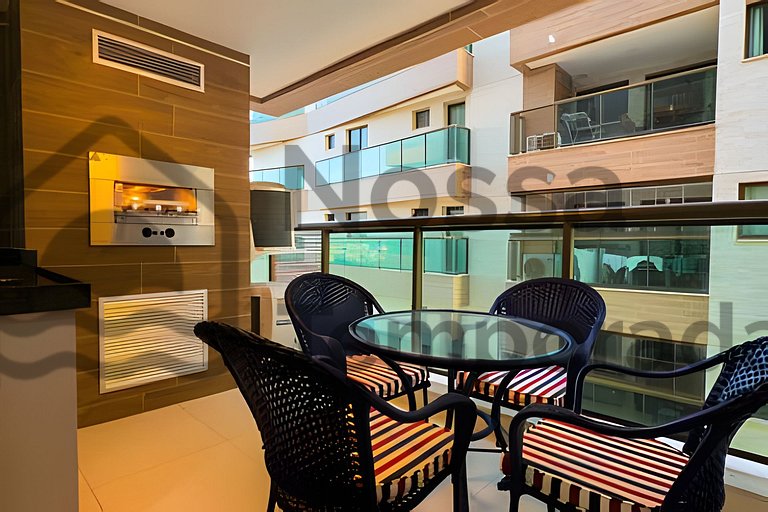 Apto 50m Praia dos Anjos - Piscina e Churrasqueira