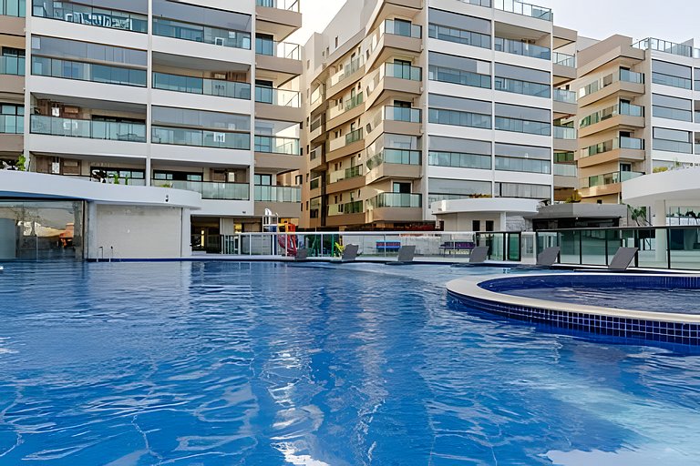 Apartamento moderno en Praia dos Anjos con parrilla