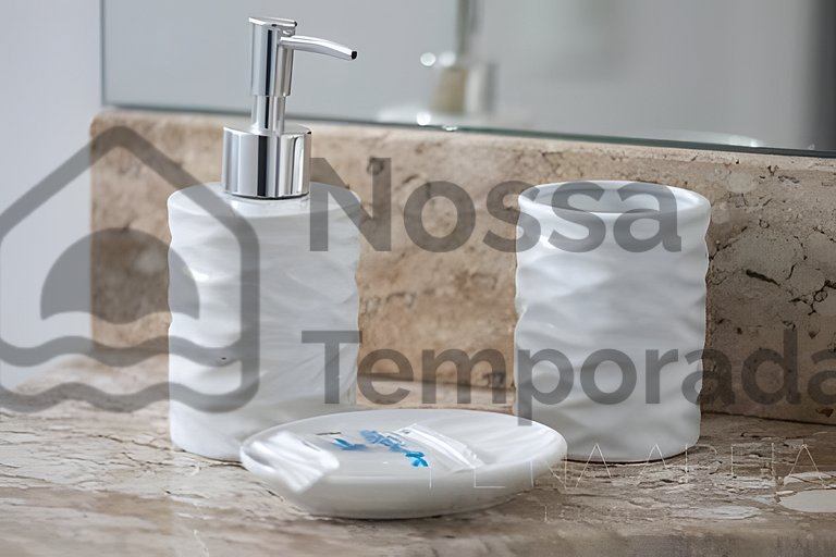 Apto 50m Praia dos Anjos - Piscina e Churrasqueira