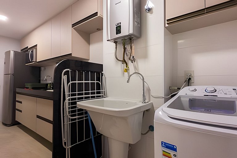 Apartamento moderno en Praia dos Anjos con parrilla