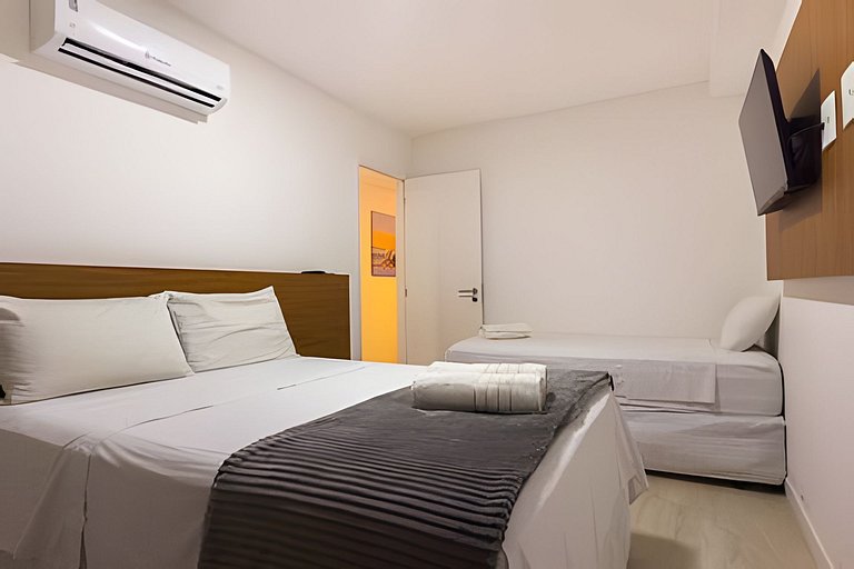 Apartamento moderno en Praia dos Anjos con parrilla