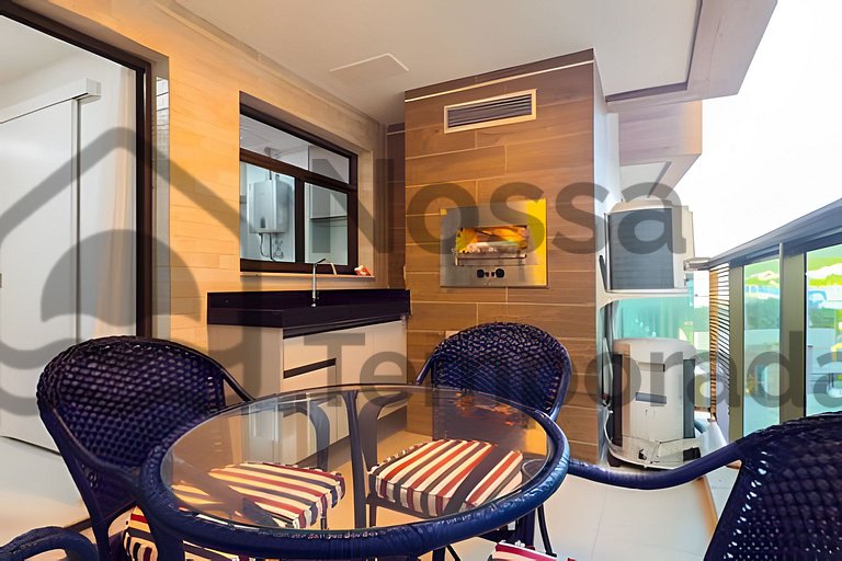 Apto 50m Praia dos Anjos - Piscina e Churrasqueira