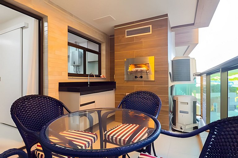 Modern apartment at Praia dos Anjos with barbecue grill