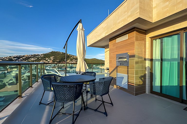 Exclusive beachfront penthouse with private pool and ocean v
