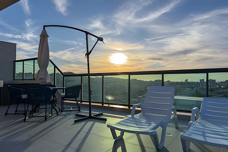 Cobertura exclusiva frente al mar con piscina privada y vist