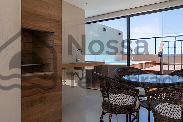 Cobertura com piscina c/ 2 quartos próximo a lagoa