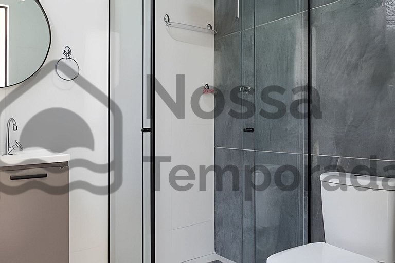 Cobertura com piscina c/ 2 quartos próximo a lagoa