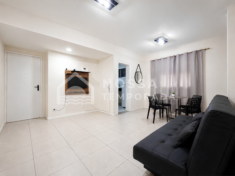 Seasonal apartment 350m from Praia do Forte in Cabo Frio wit
